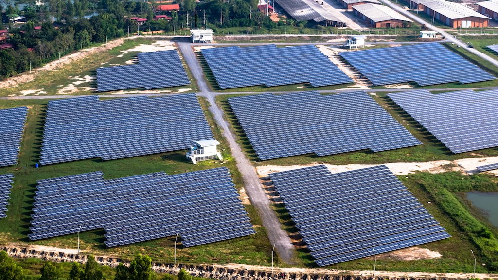 Solar Farms Unveiled: Exploring Costs, Land Requirements, and Beyond