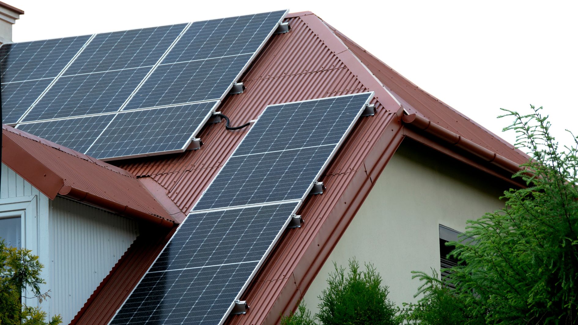 Solar Panels and Metal Roofs: A Perfect Match?