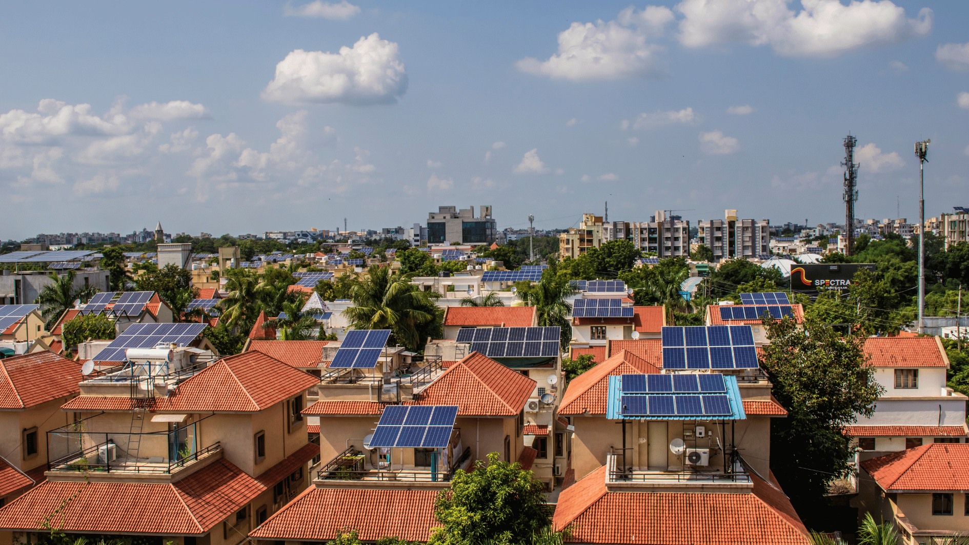 Rooftop vs. Community Solar: Key Differences Explained