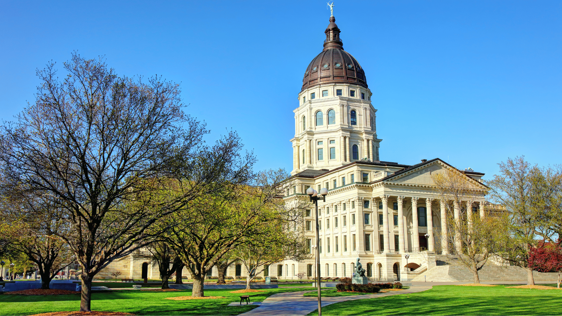 Kansas communities awarded over $650,000 for clean energy and efficiency projects